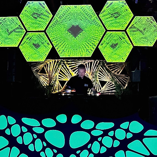 Cosmic Seeds x TATORT.Kollektiv @ Triptychon