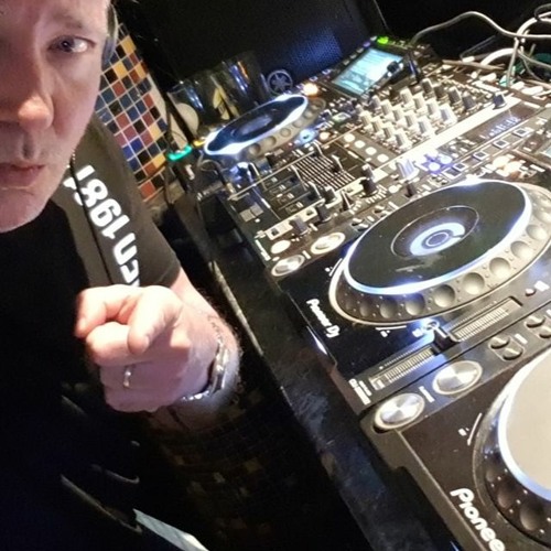 FRANK KENNEDY LIVE HOT FM DANCE 4TH JUNE 2020