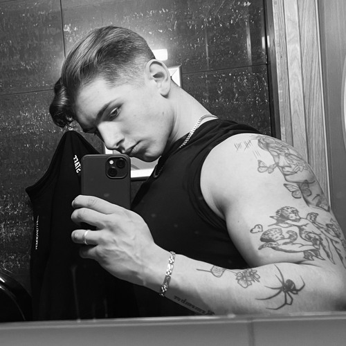 Listen to music albums featuring Set Fire To The Rain (HARDSTYLE MASHUP