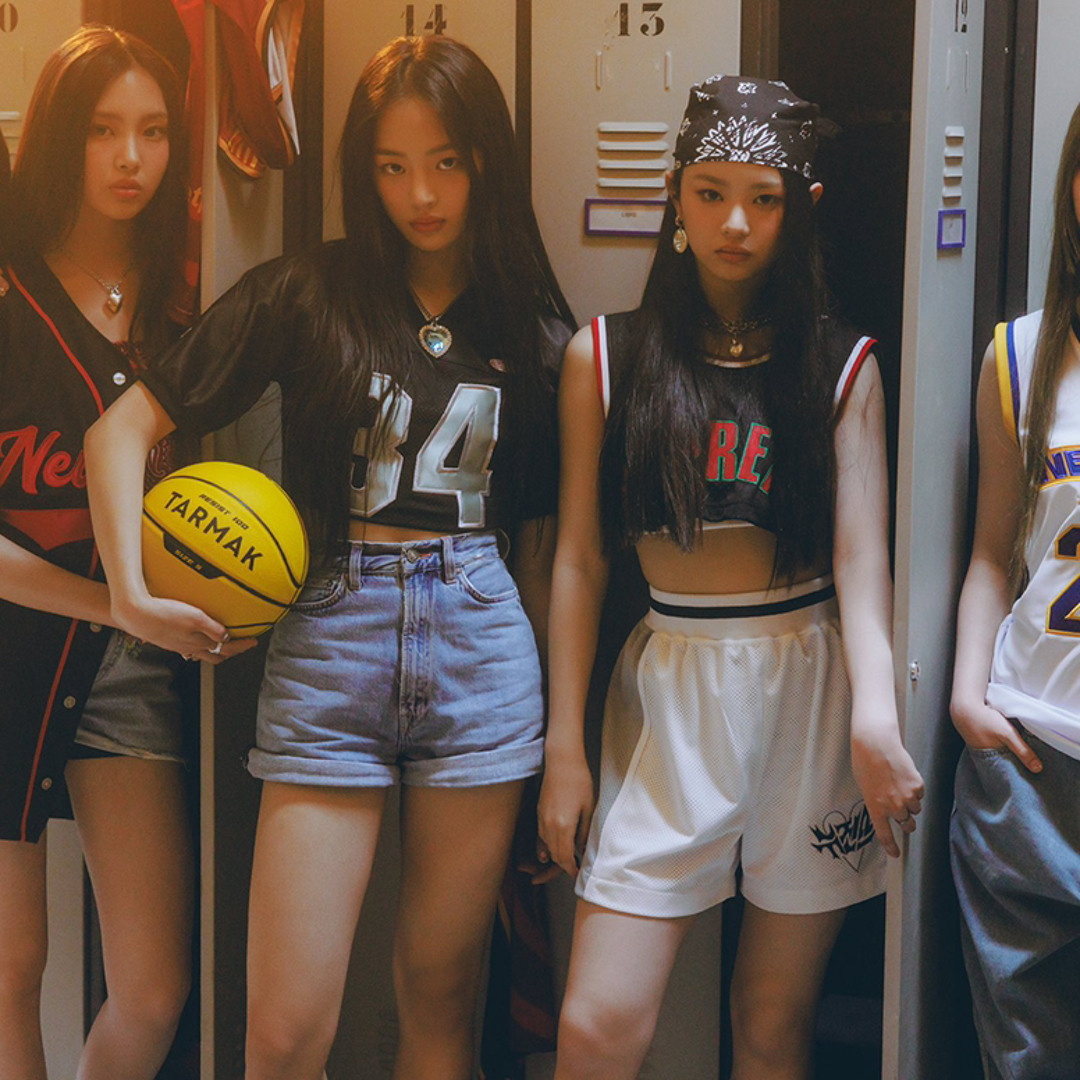 2000archives フットボールT NewJeans ヘイン 着用 artworks-KZ11CyDWyrl8z3rF-