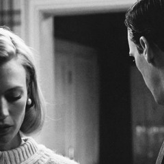 في شي عّم بغيب ، أنا عّم حسّك غريب