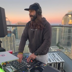 Kostya Garmash (Costas) | Melodic House Sunset Mix on the 39th Floor in Seattle