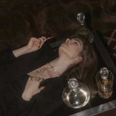 وان عشقت اعشق مثل ليلة بدر.