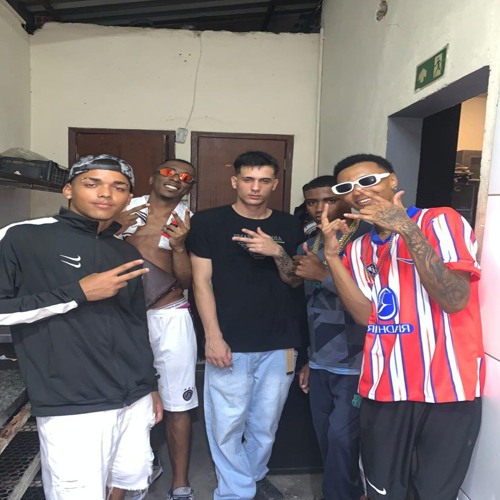 TA QUERENDO UM PENTE(feat. Magrinho, Denny, Furacão 2000)