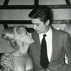 أجمعو بالقرب شملي وأسمحولي بالتلاقي