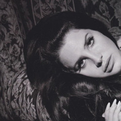 𝓢𝓾𝓶𝓶𝓮𝓻 𝓸𝓯 𝓢𝓪𝓶 𝓑𝔂 𝓛𝓪𝓷𝓪 𝓓𝓮𝓵 𝓡𝓮𝔂