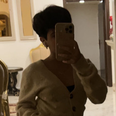 شفتها وعقلي رأسا طار😍