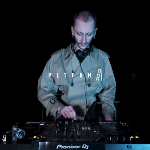 // PLTFRM // 015 w/ Darwin Stapel