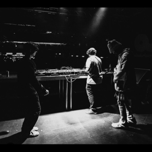 SUBFILTRONIK x BADPHAZE vs MAD DUBS x SIKE SONG DOUBLE