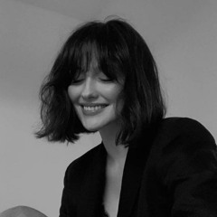 واليوم يَمكن تقولي ياعهد إنك سعييَده.⁩