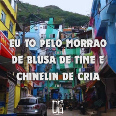 EU TO PELO MORRAO DE BLUSA DE TIME E CHINELIN DE CRIA