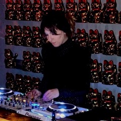 Opening set 1 @ Muzique Miss Monique