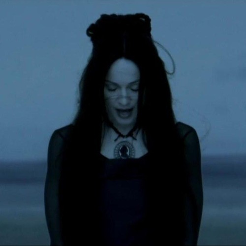 Anukriti sings Madonna - Frozen (Future Rave Remix)