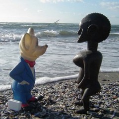 Ophélie les pieds dans l'eau