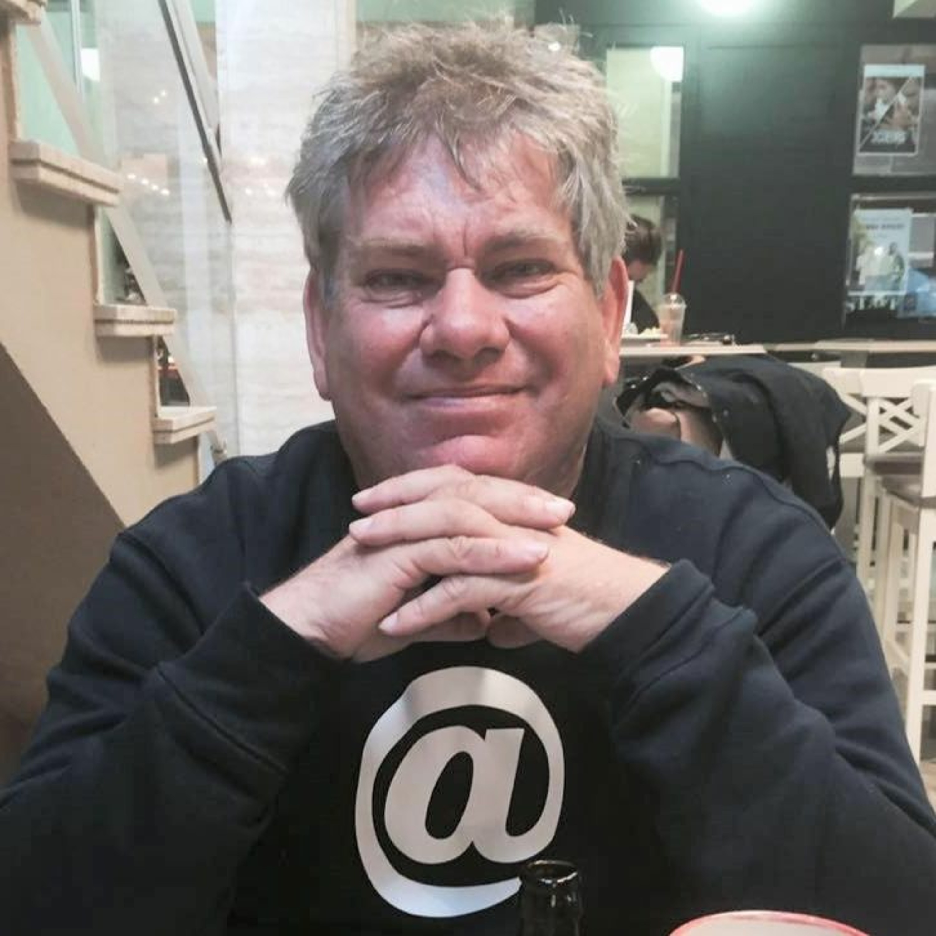 PODCAST:Revivez avec Yves Castel la passionnante saga des radios belges