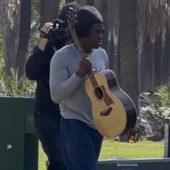 Who Knows (live)- Daniel Caesar