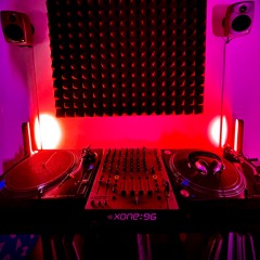 Vinyl DJ Set / Techno