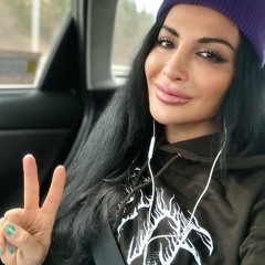 "Ler man mot livet, livet ler tillbaka" - Zinat Pirzadeh