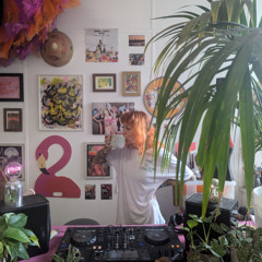 Warming up for The Luna Groovas X Siren Sounds takeover at Headrow