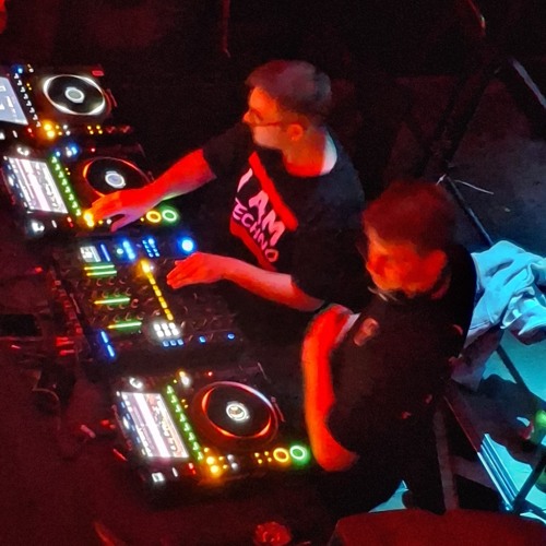 BOUNCEDurchDieBude (B2B HardtTechno)