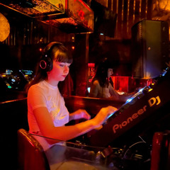 onesixone - I Get Deeper