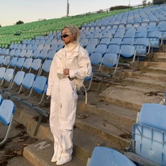 BLUE HUNDREDS [PROD. BREEZEFORE]