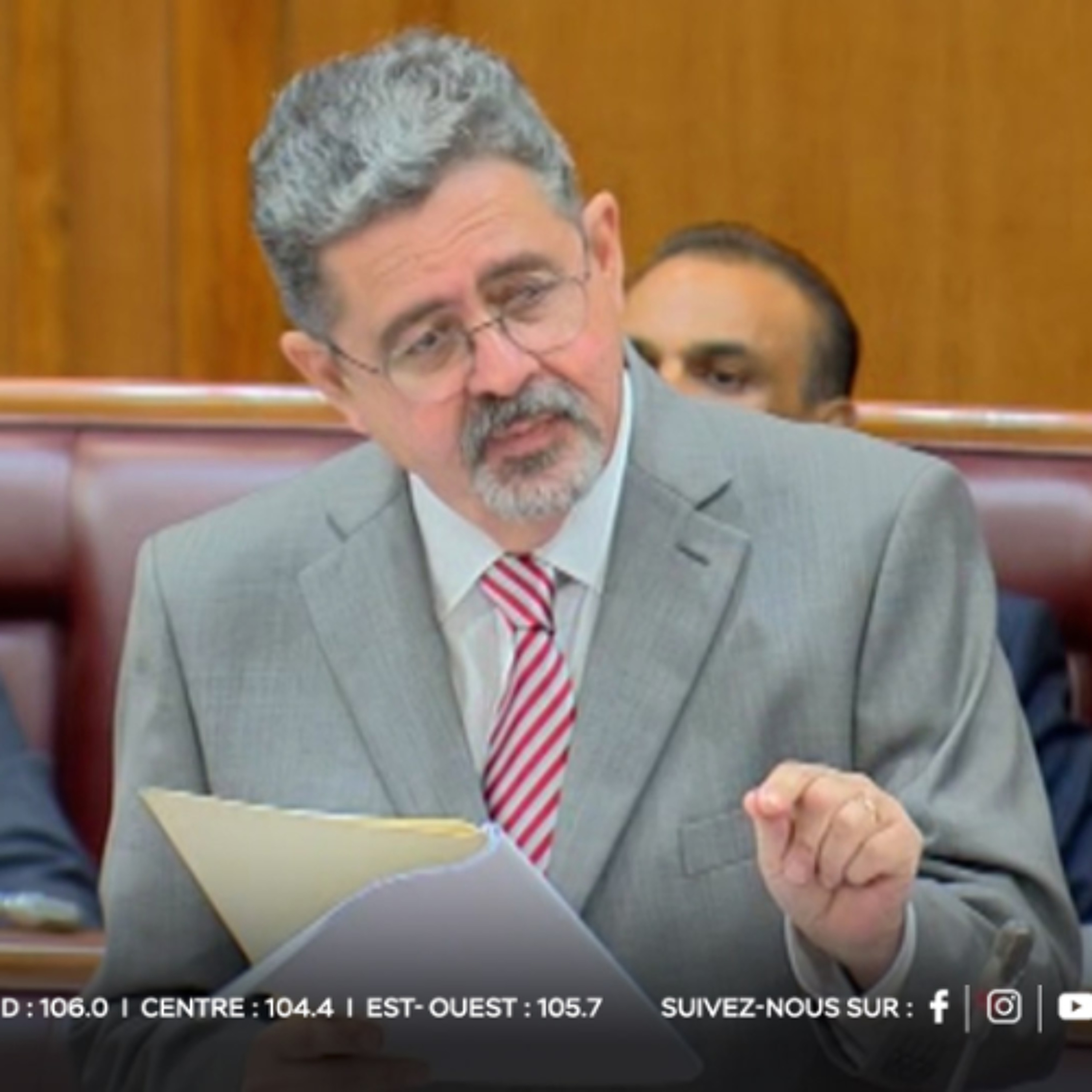 Au Parlement : Gavin Glover precise qu’après une réforme du Code Pénal, le  viol conjugal sera désormais une infraction