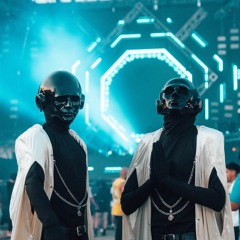 SOLUYUNI at Resistance - Santa Cruz 2023