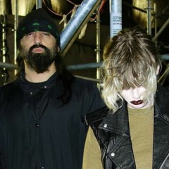 Crystal Castles - Antiquate (Live)