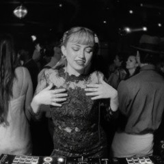 Jazzy House Mix at a Cocktail Lounge