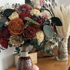 Green to Gold Wood Florals offers life long lasting flowers