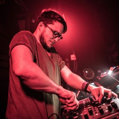 Podcasts / Live / Streams