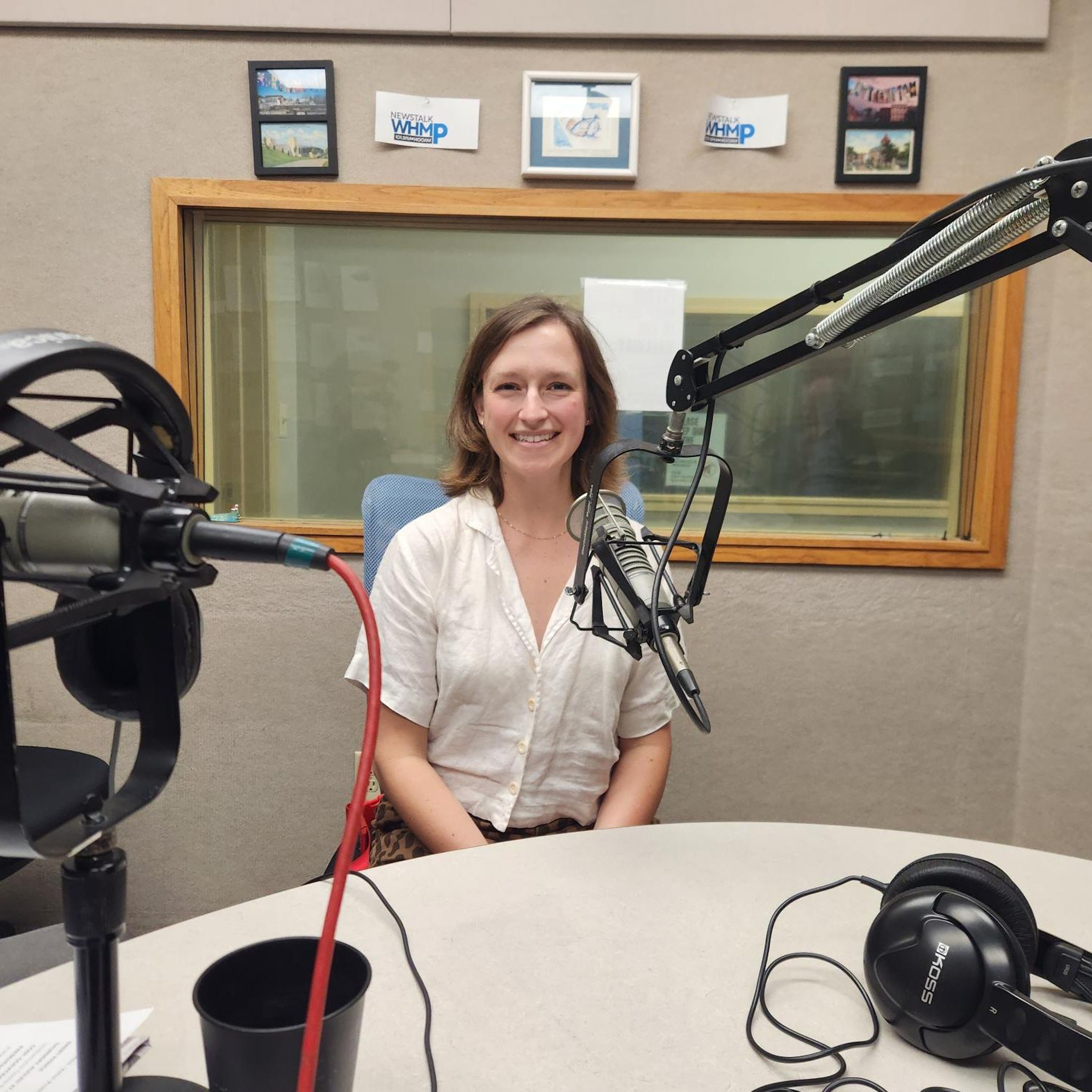“Sweet Prince” with Hilary Dennis—her one-woman Hamlet, coming to the Center for the Arts. episode artwork