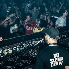 REGINALD MIXES & LIVE