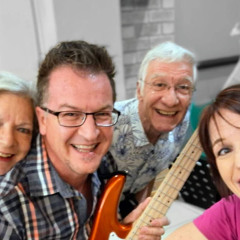 Walking Along (Ed, Dineke & Chris 2024) Accoustic