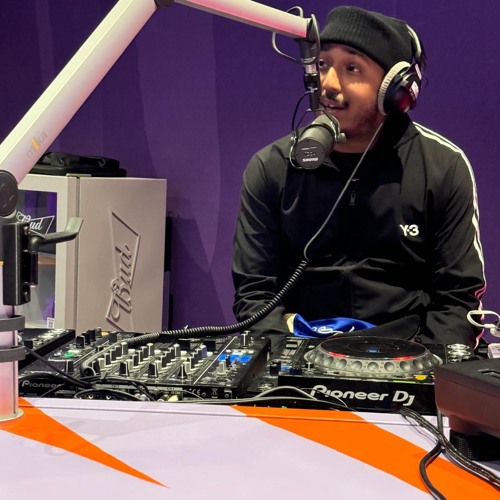 COSMOS x Le Guess Who? 2024 - Kelman Duran