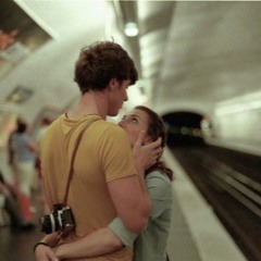 أفتح أحضانك اليه.