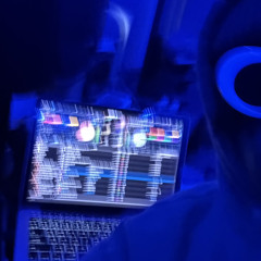 Dhat Toe @dj.jit305 or @tht.jit305