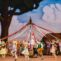 Audio Described introduction for La Fille mal gardée by The Royal Ballet - part 2