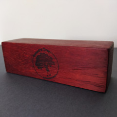 V-shaker (tono alto) RED wood