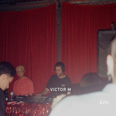 Victor M - 5/8 Radio #251