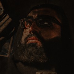 Valley with a queen.AI