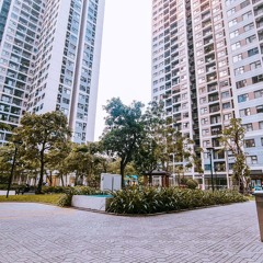 Khu dân cư_khuôn viên chung cư cao cấp, ít người