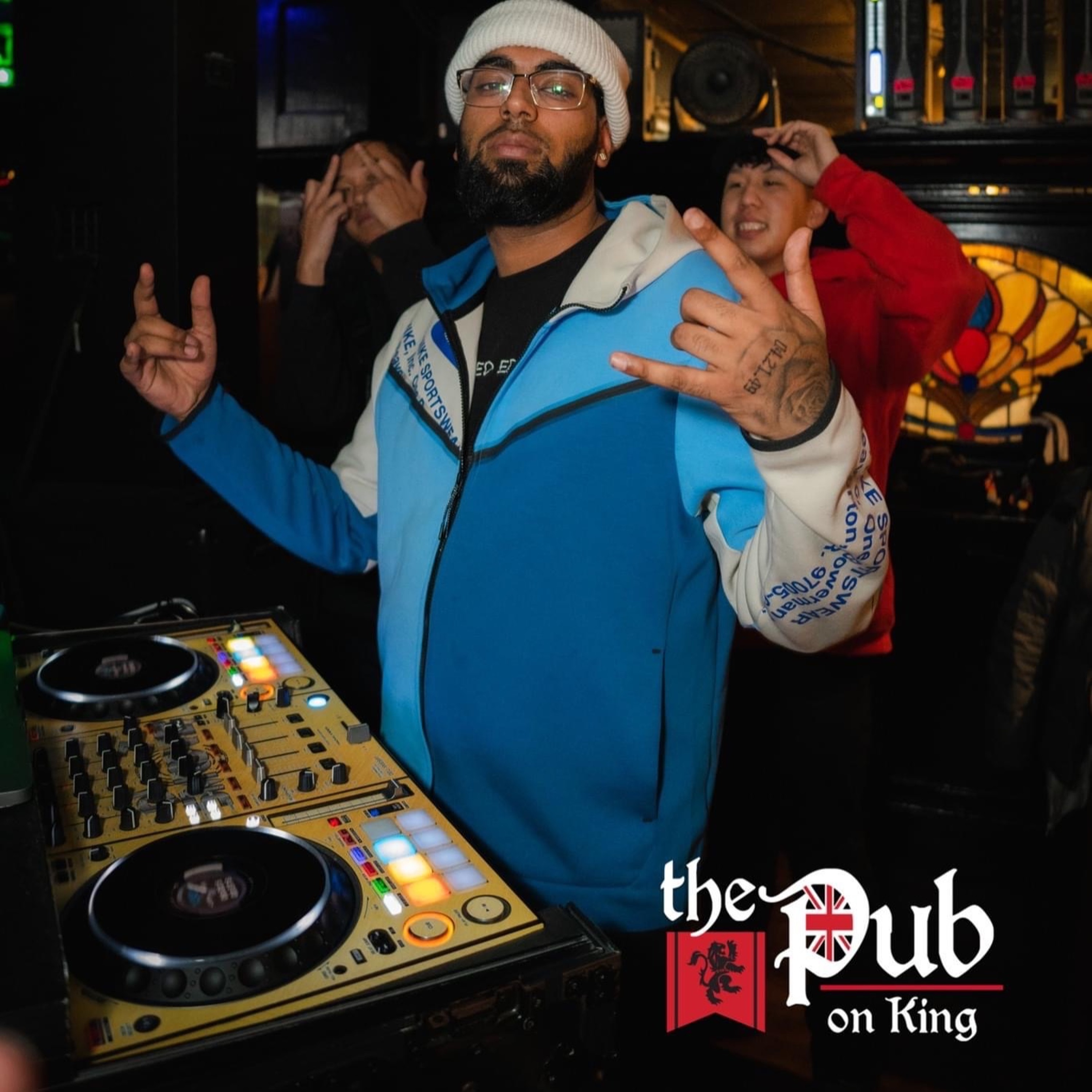 NOSTALGIC VIBES LIVE MIX @ THE PUB ON KING (TOP 40)( 120+ BPM) episode artwork