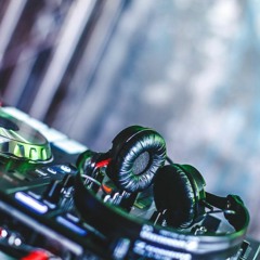 G!LL V. Retro Madness | Zillion Vibes