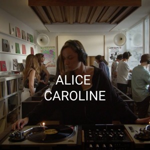 Yoyaku Instore Session with Alice Caroline