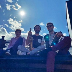 Train pour la Lune feat. Alleballe - Blueberry Galaxy