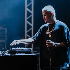 JOGA O CABELO OLHA PRA TRAS - DJ NIKÃO 2025