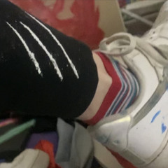 бегущий по краю хобота