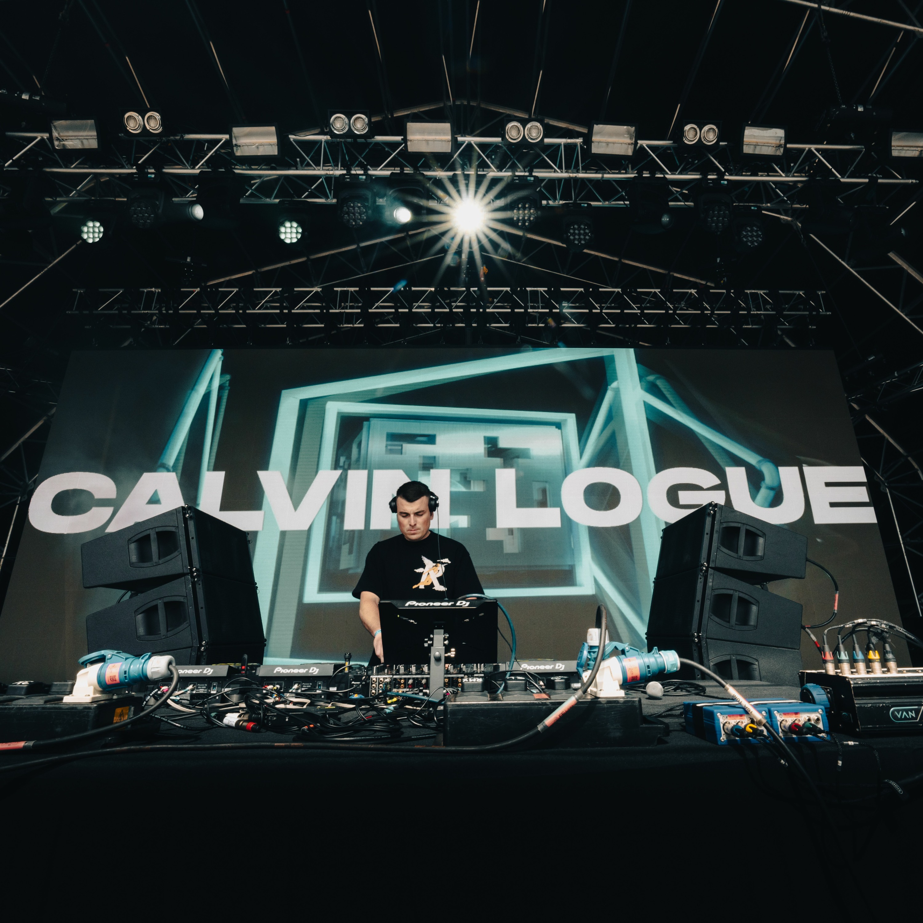 Calvin Logue